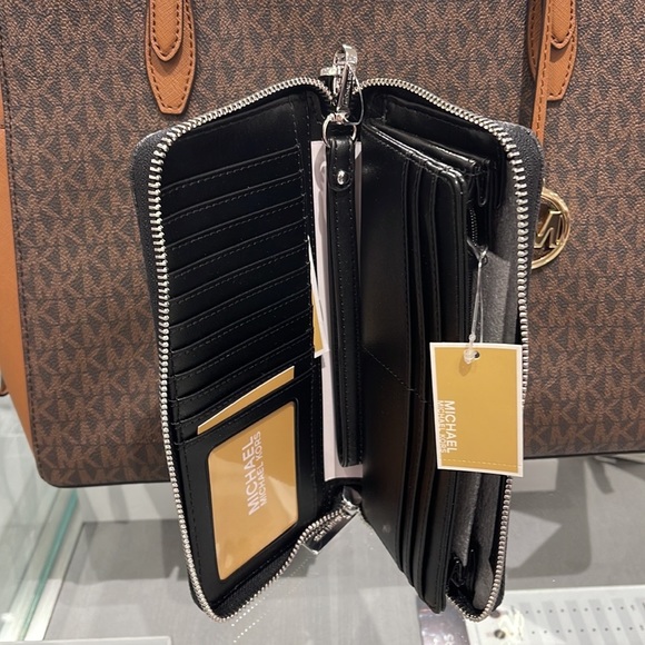 Michael Kors Jet Set Travel Large Travel CONTINENTAL wallet-wristlet-phoneholder - Picture 11 of 16